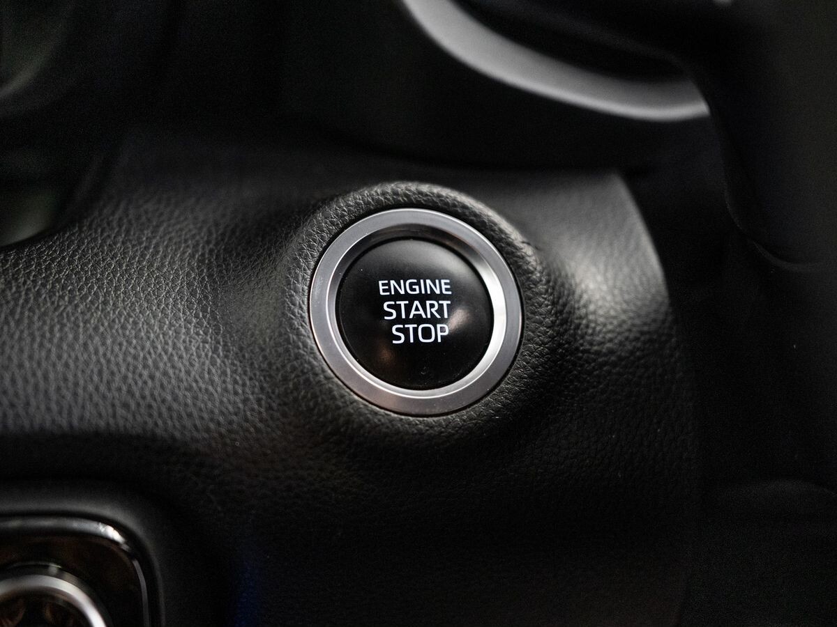 Toyota Yaris 2020 - фото автомобиля