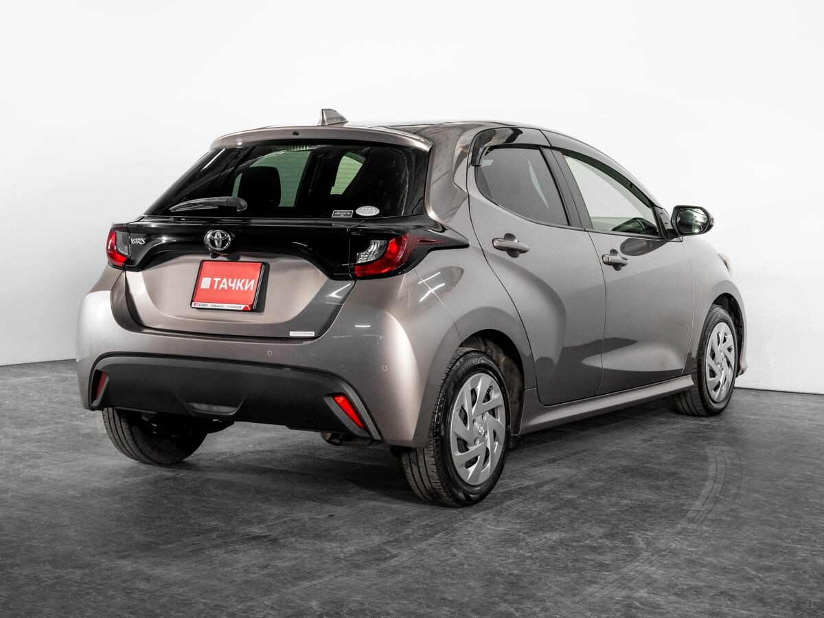 Toyota Yaris 2020 - фото автомобиля