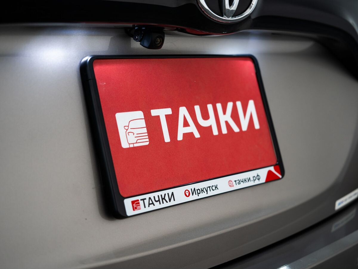 Toyota Yaris 2020 - фото автомобиля