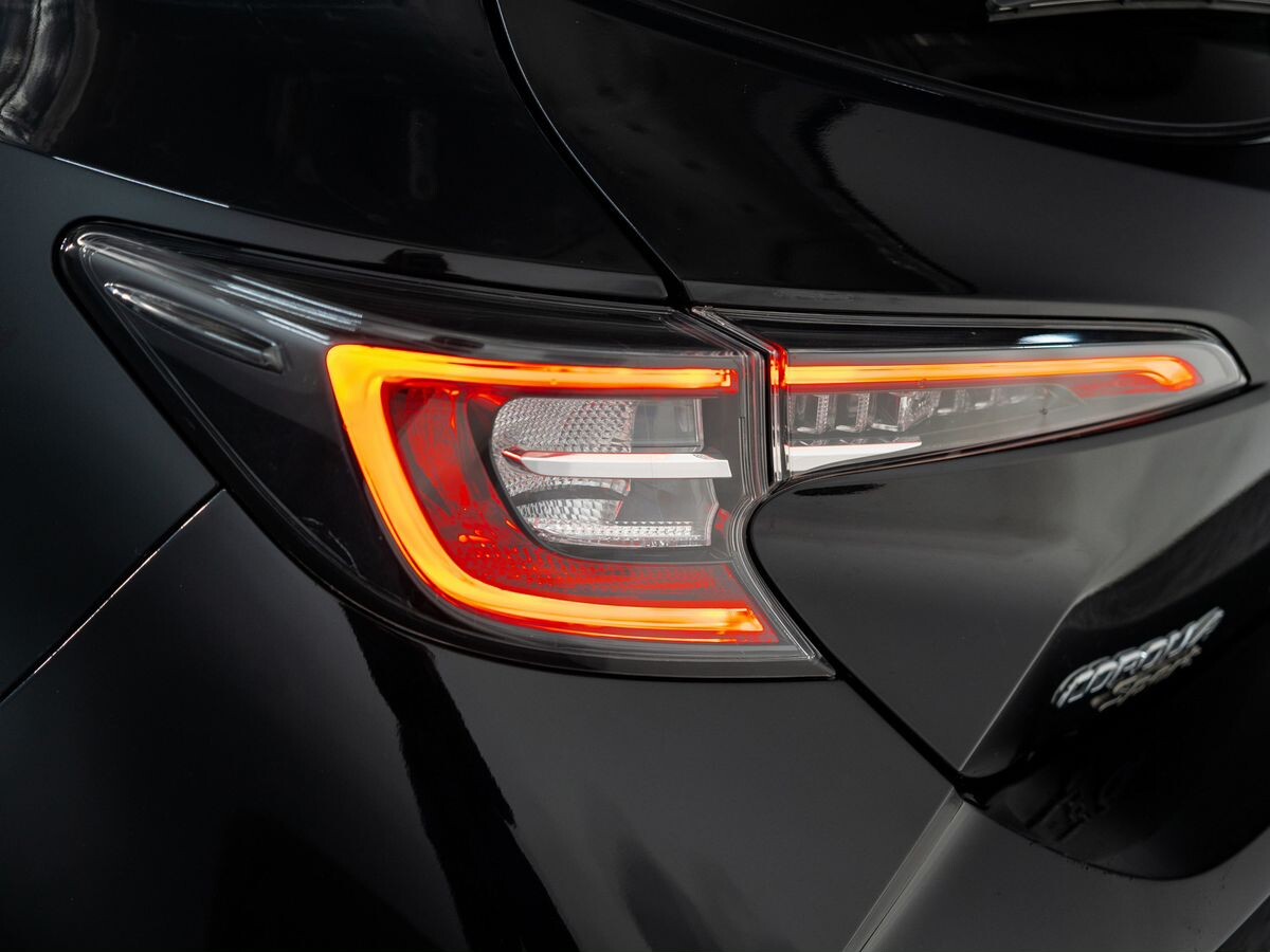 Toyota Corolla 2018 - фото автомобиля