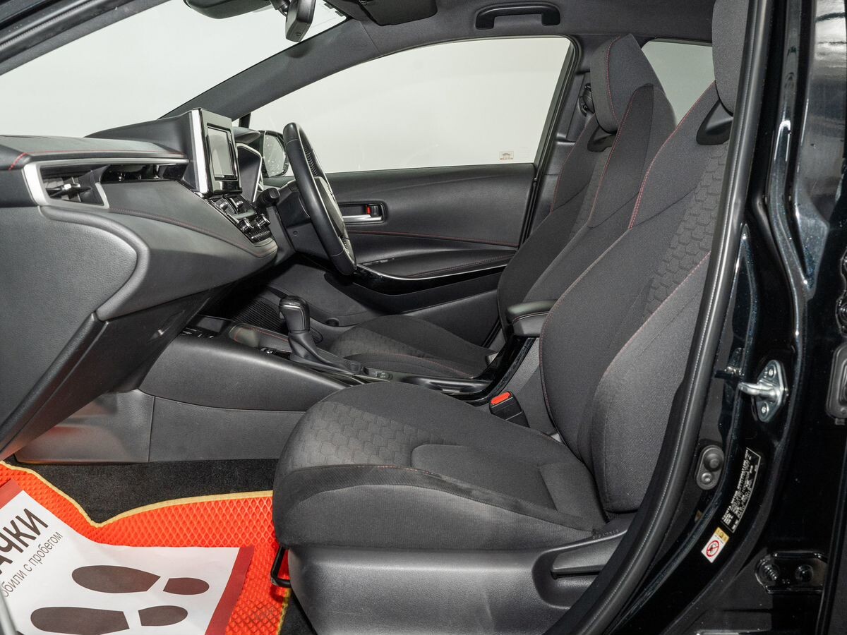 Toyota Corolla 2018 - фото автомобиля