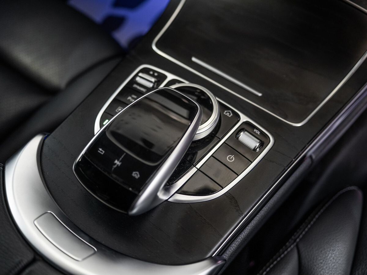Mercedes-Benz C-Класс 2019 - фото автомобиля
