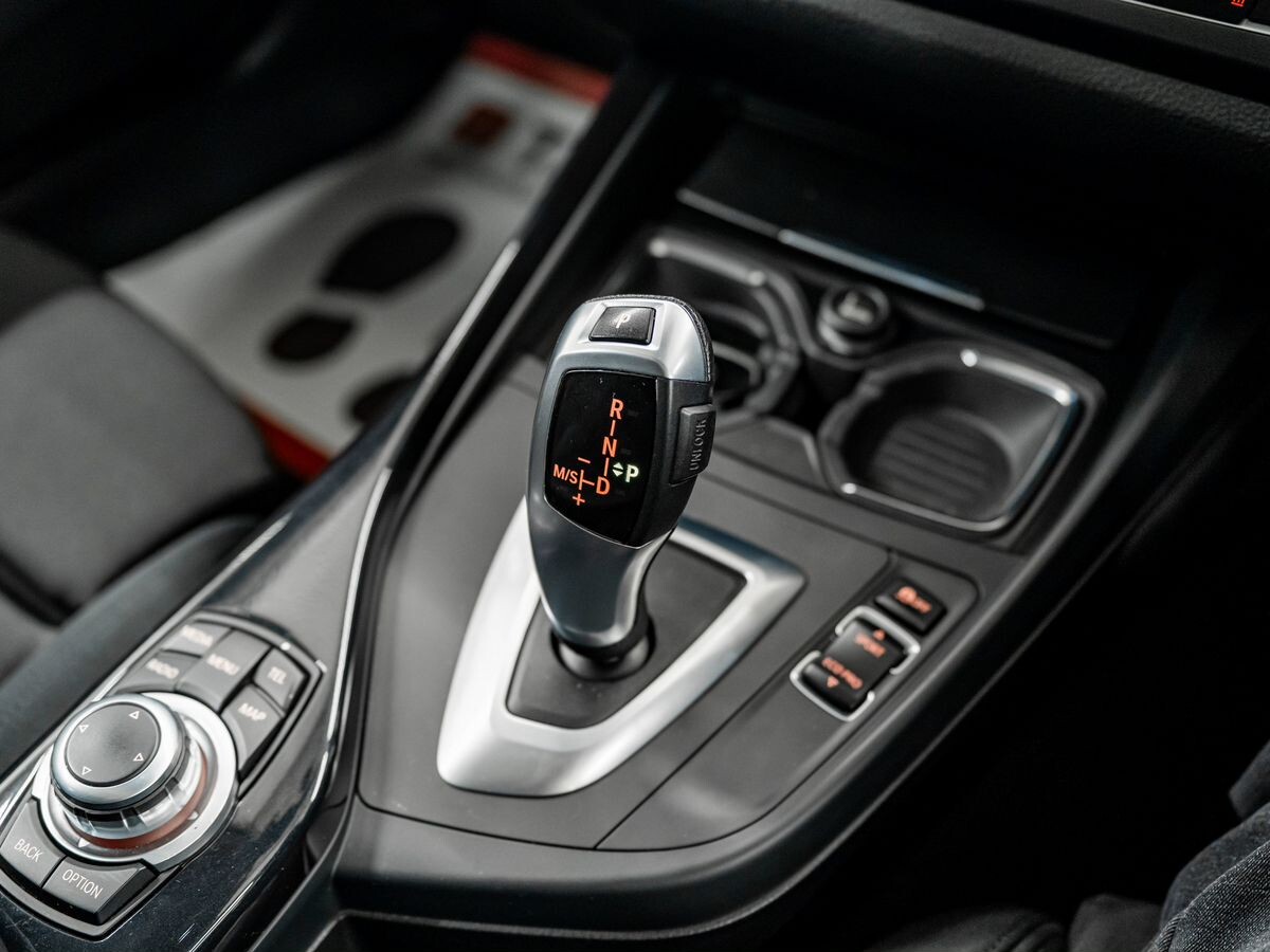 BMW 1 серии 2012 - фото автомобиля