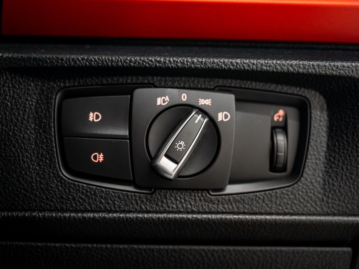 BMW 1 серии 2012 - фото автомобиля