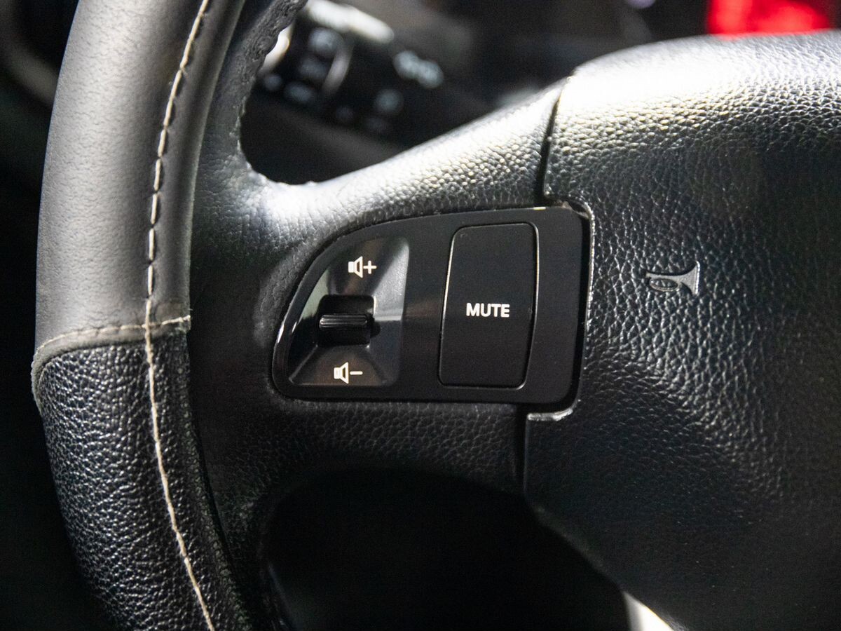 Kia Sportage 2011 - фото автомобиля