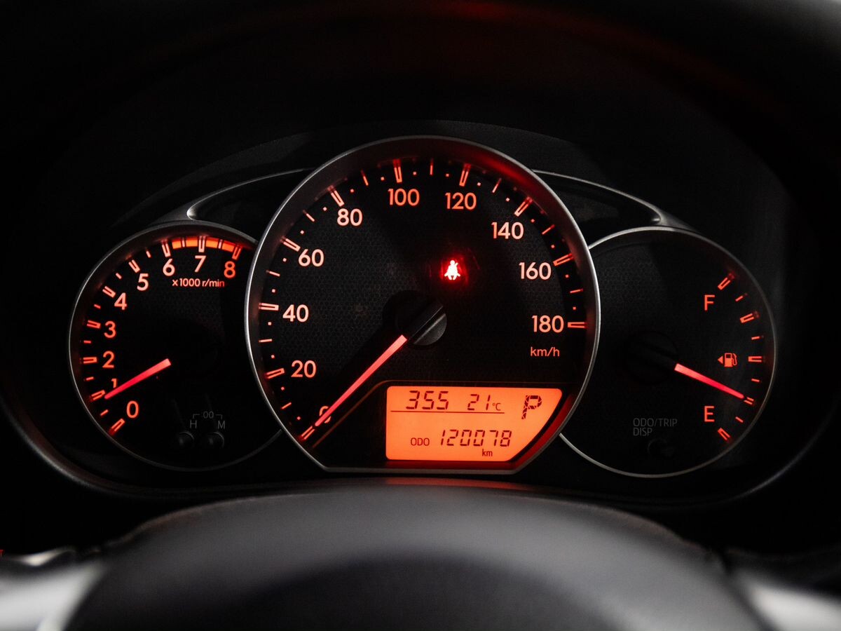 Toyota Ractis 2012 - фото автомобиля