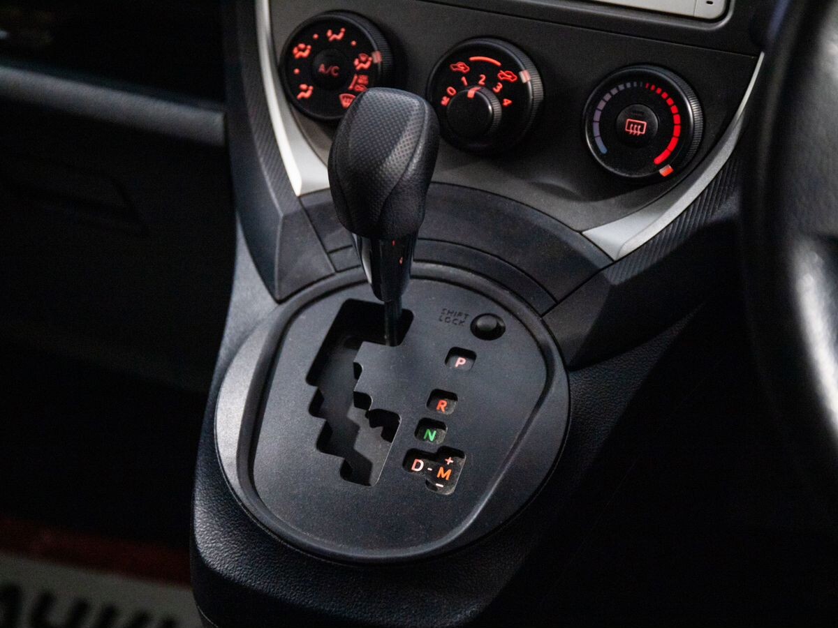 Toyota Ractis 2012 - фото автомобиля