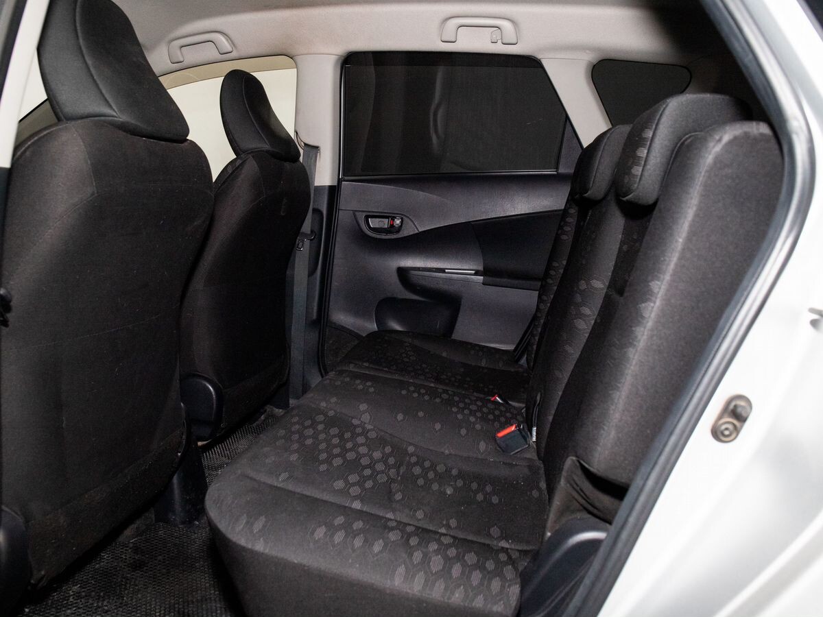 Toyota Ractis 2012 - фото автомобиля