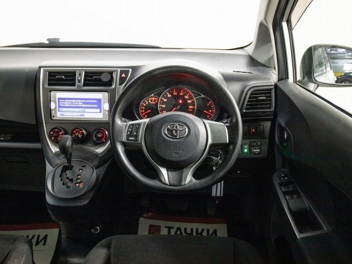 Toyota Ractis 2012 - фото автомобиля
