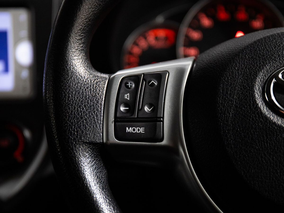 Toyota Ractis 2012 - фото автомобиля