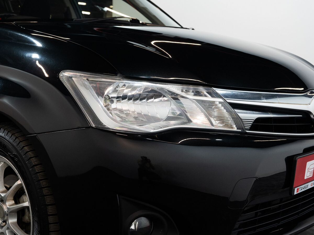 Toyota Corolla 2014 - фото автомобиля