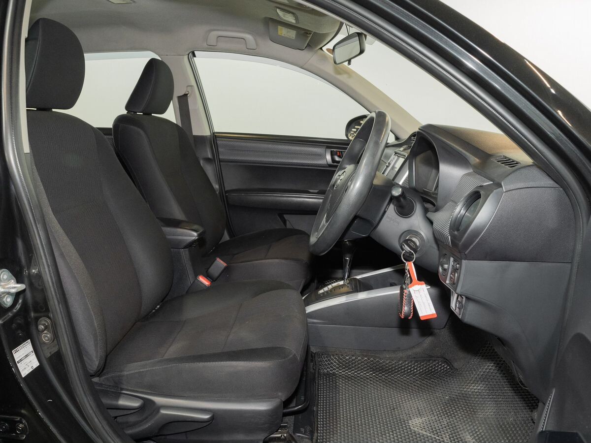 Toyota Corolla 2014 - фото автомобиля