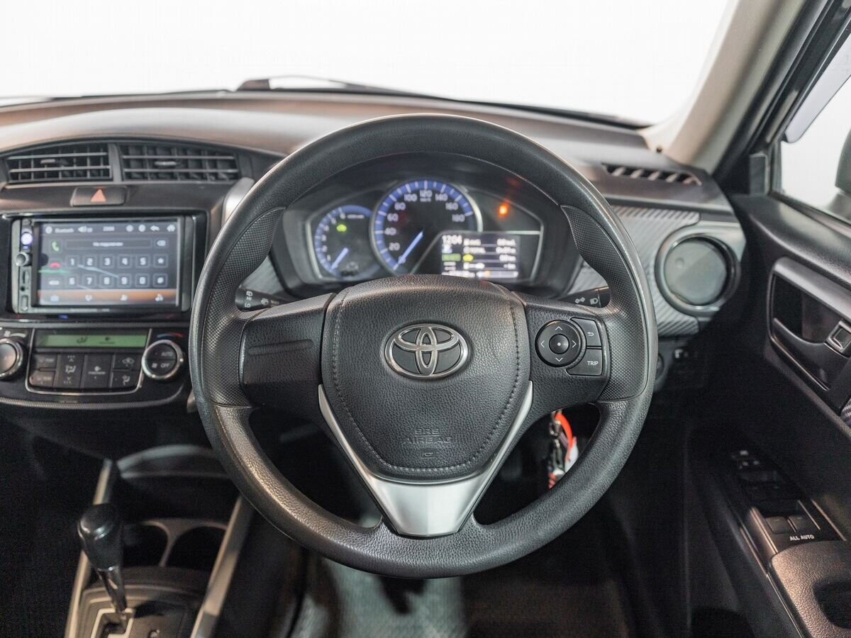 Toyota Corolla 2014 - фото автомобиля