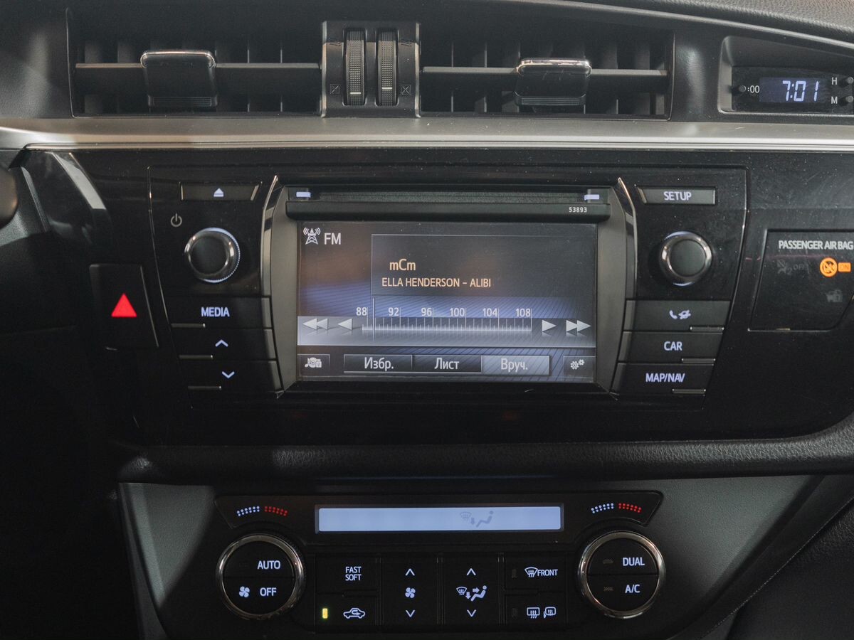 Toyota Corolla 2014 - фото автомобиля