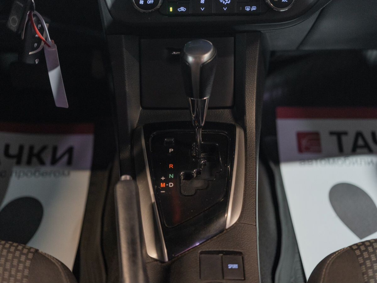 Toyota Corolla 2014 - фото автомобиля