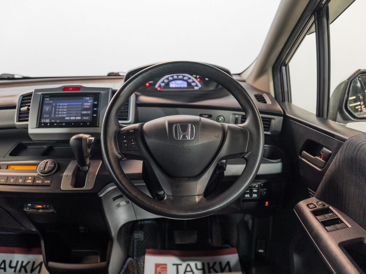 Honda Freed 2014 - фото автомобиля