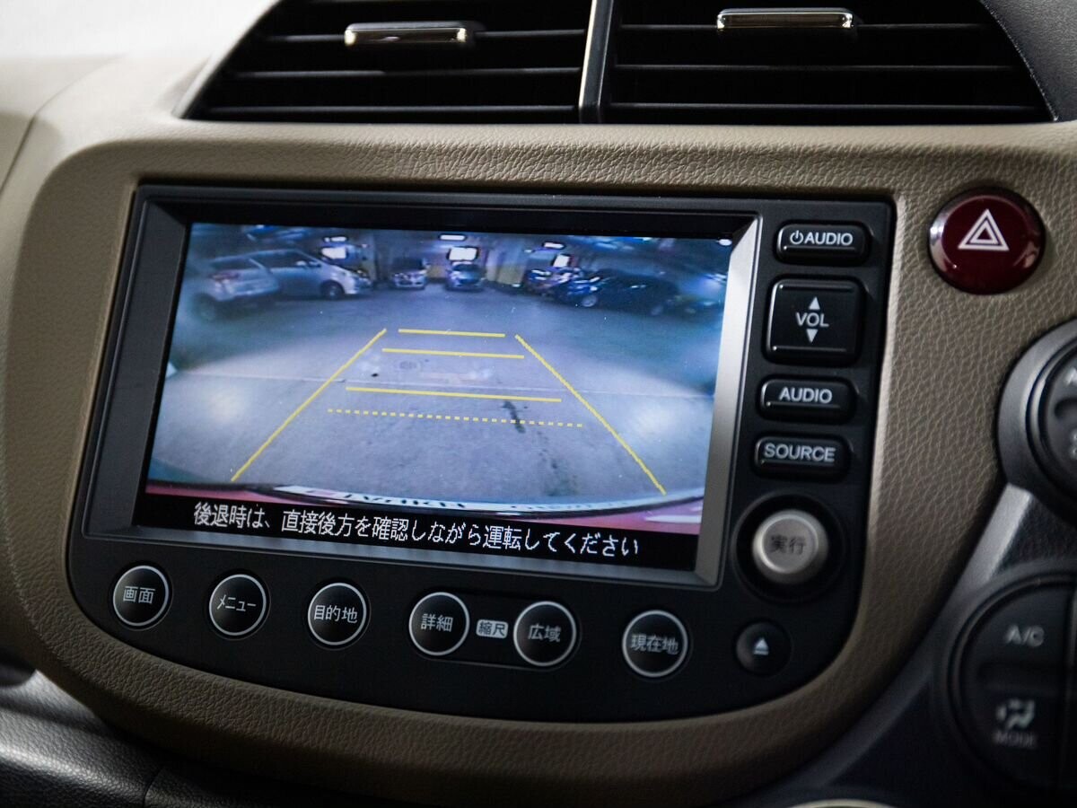 Honda Fit Shuttle 2011 - фото автомобиля