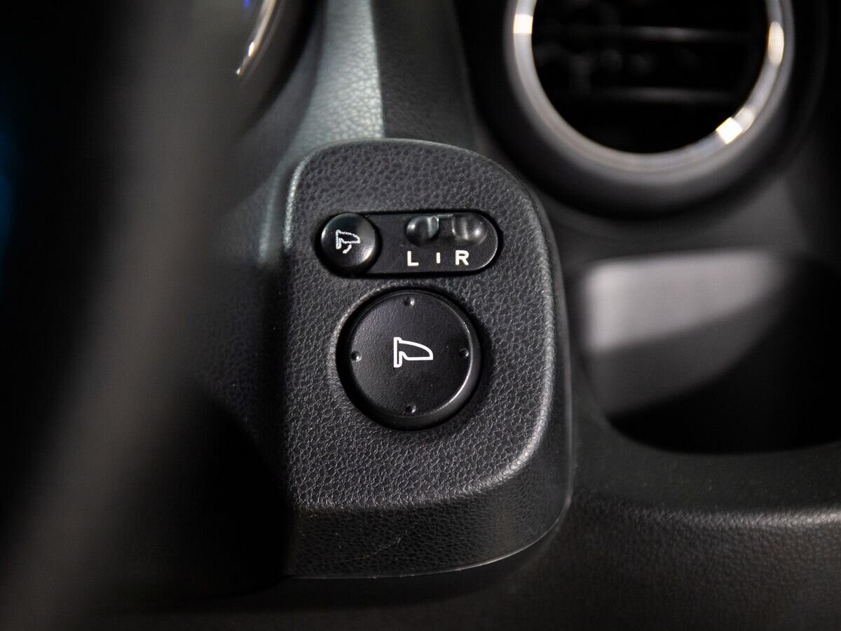 Honda Fit Shuttle 2011 - фото автомобиля