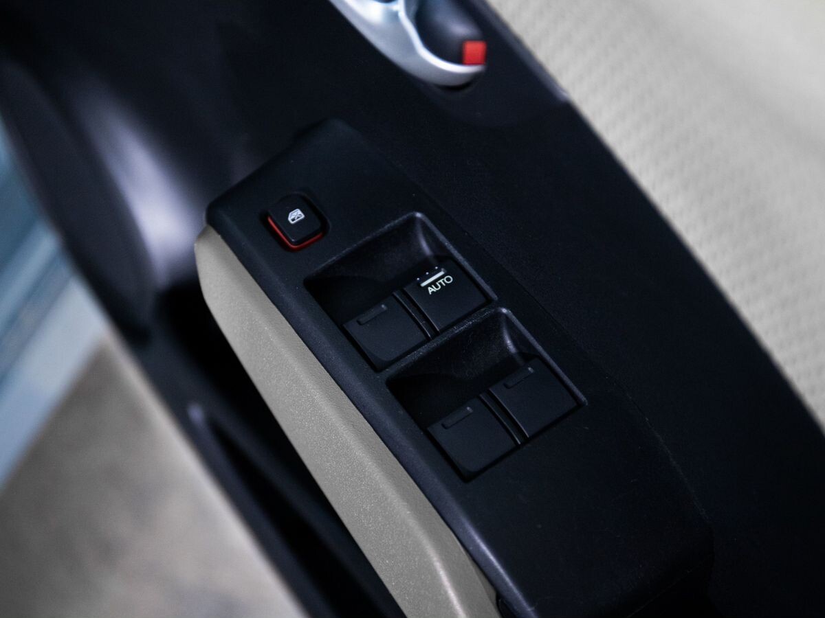 Honda Fit Shuttle 2011 - фото автомобиля