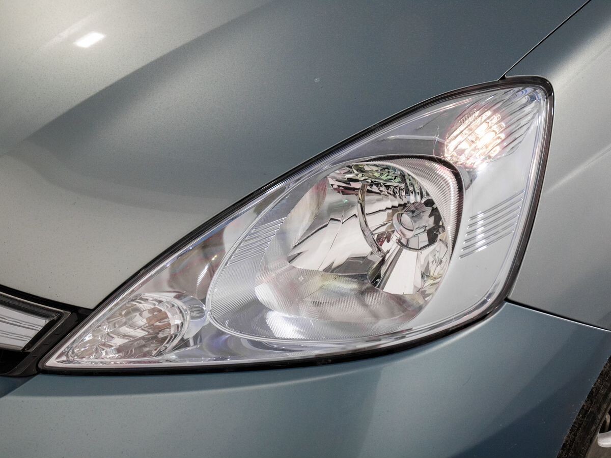 Honda Fit Shuttle 2011 - фото автомобиля