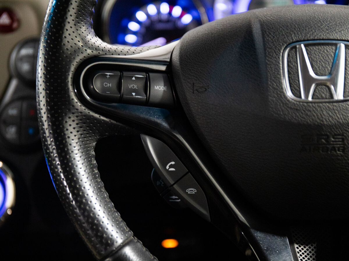 Honda Fit Shuttle 2011 - фото автомобиля