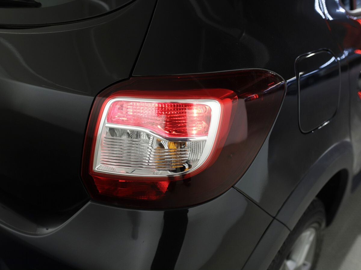 Renault Sandero 2021 - фото автомобиля