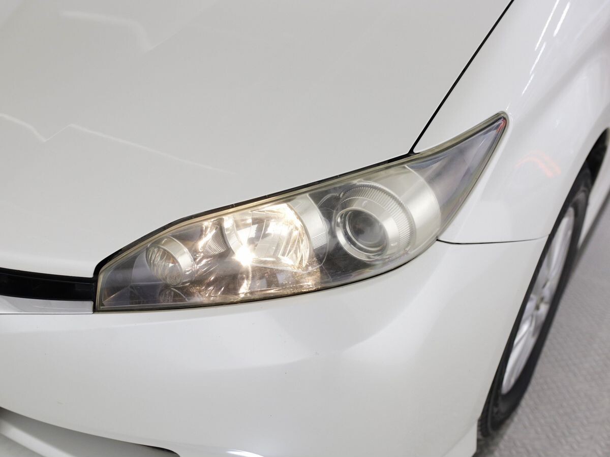 Toyota Wish 2009 - фото автомобиля