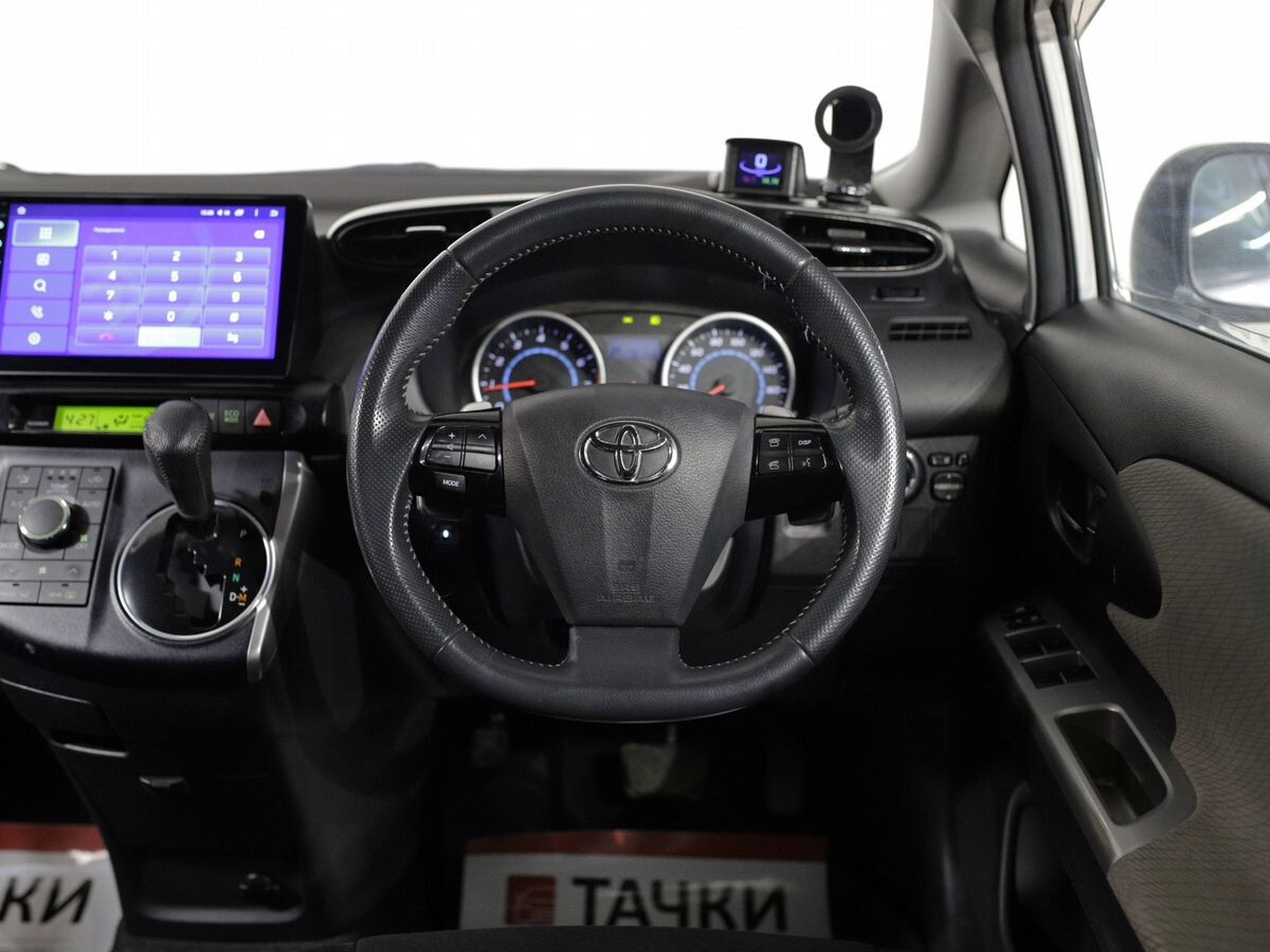 Toyota Wish 2009 - фото автомобиля