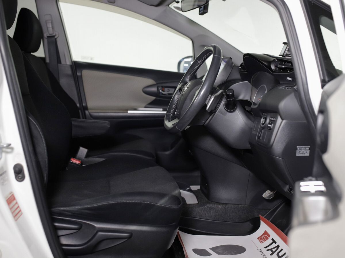 Toyota Wish 2009 - фото автомобиля