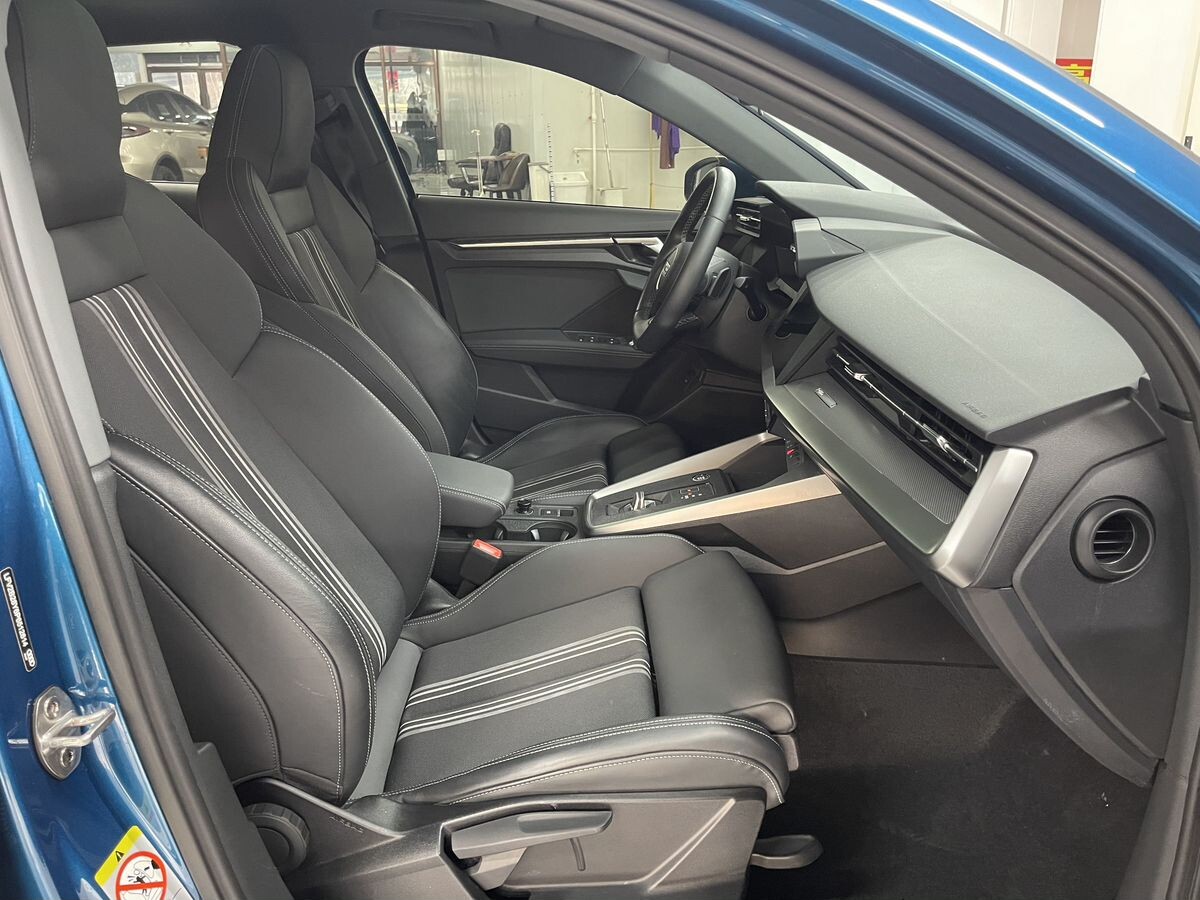 Audi A3 2023 - фото автомобиля