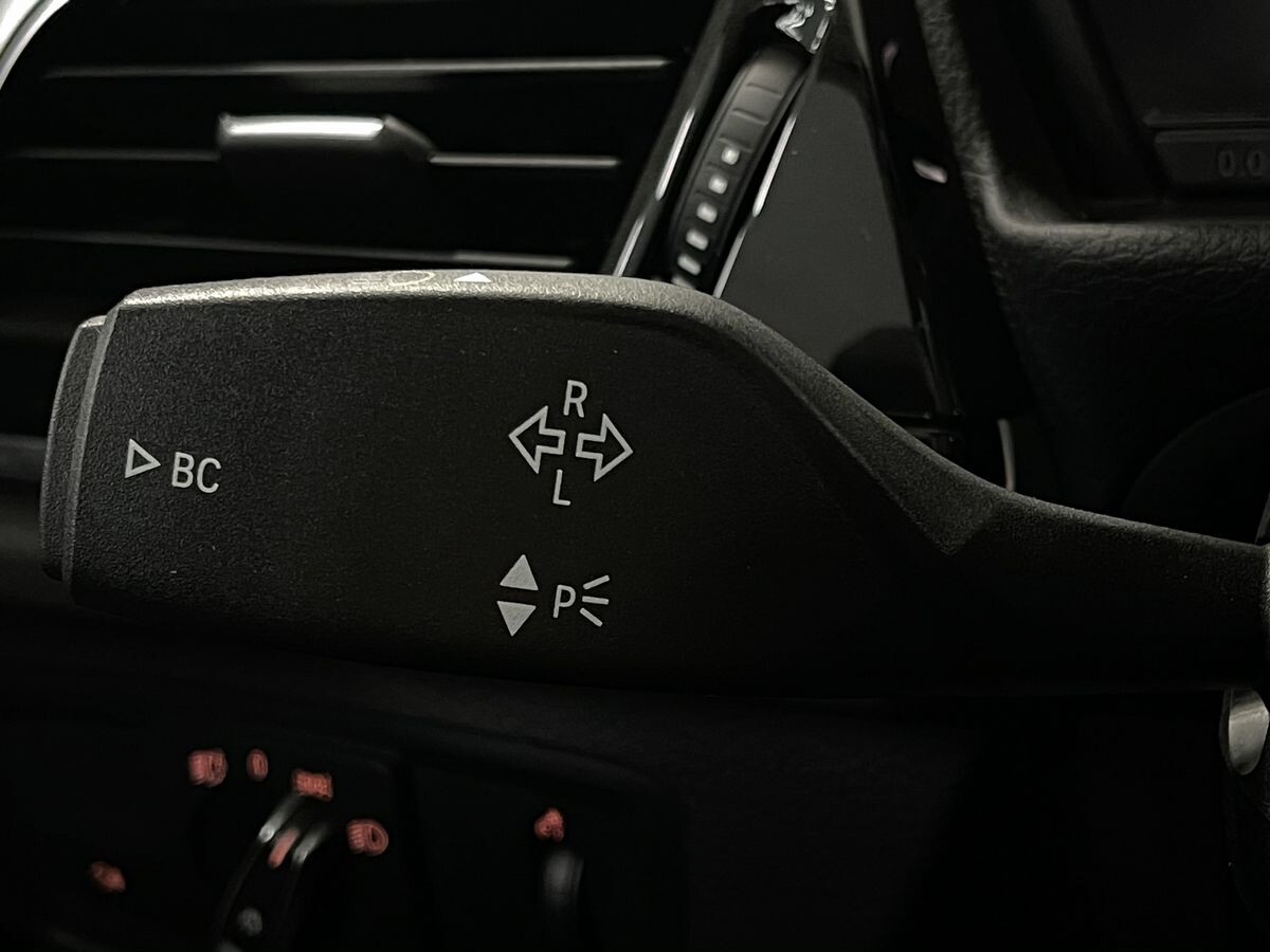 BMW 1 серии 2021 - фото автомобиля