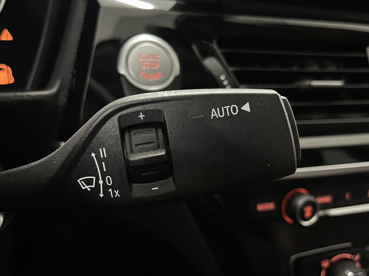 BMW 1 серии 2021 - фото автомобиля