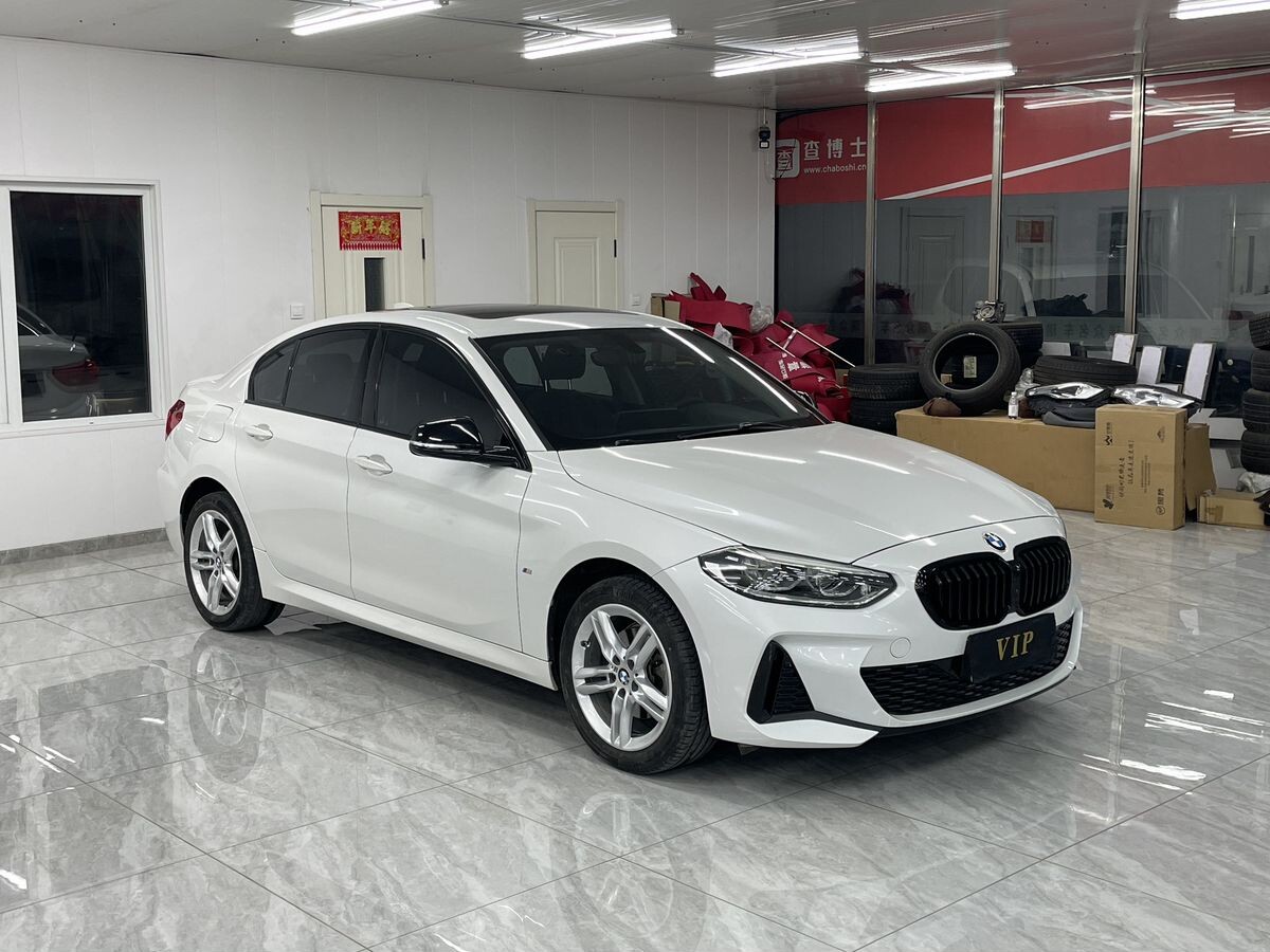 BMW 1 серии 2021 - фото автомобиля