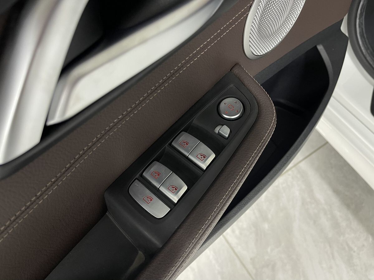 BMW 1 серии 2021 - фото автомобиля