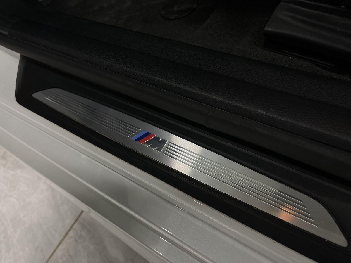 BMW 1 серии 2021 - фото автомобиля