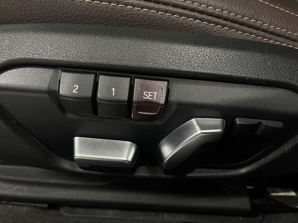 BMW 1 серии 2021 - фото автомобиля