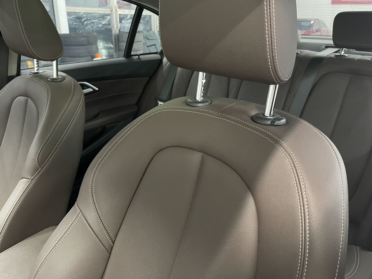 BMW 1 серии 2021 - фото автомобиля