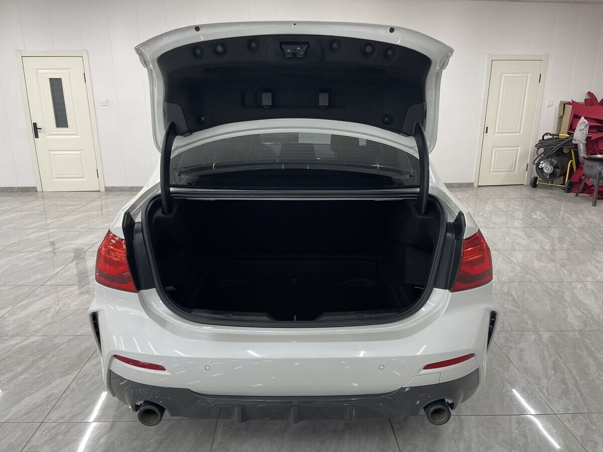 BMW 1 серии 2021 - фото автомобиля