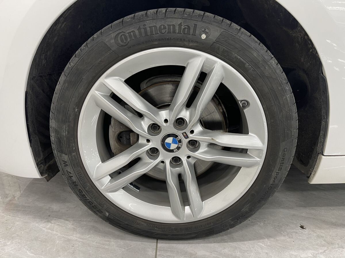 BMW 1 серии 2021 - фото автомобиля