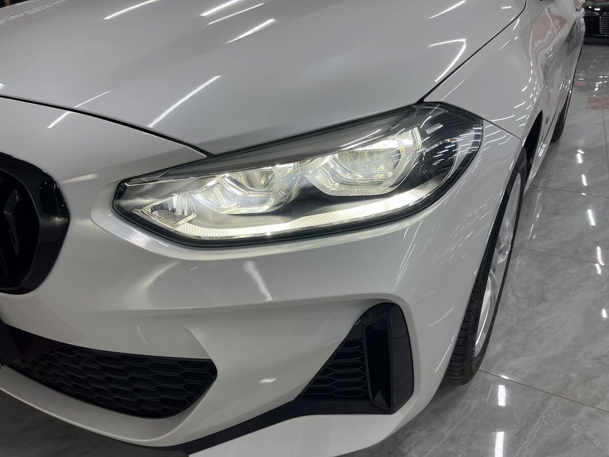 BMW 1-Series 2021 - фото автомобиля