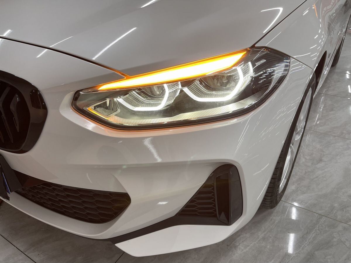 BMW 1 серии 2021 - фото автомобиля