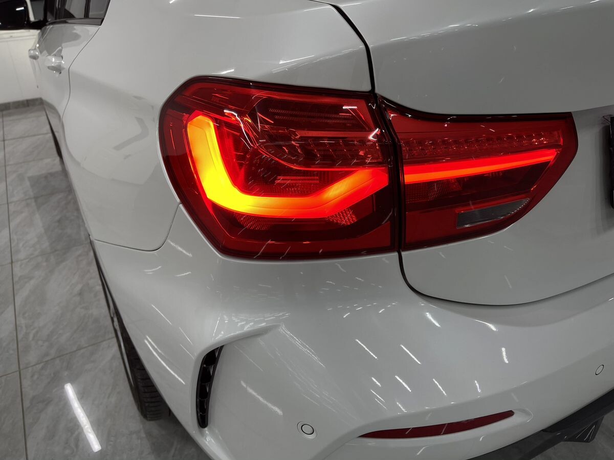 BMW 1 серии 2021 - фото автомобиля