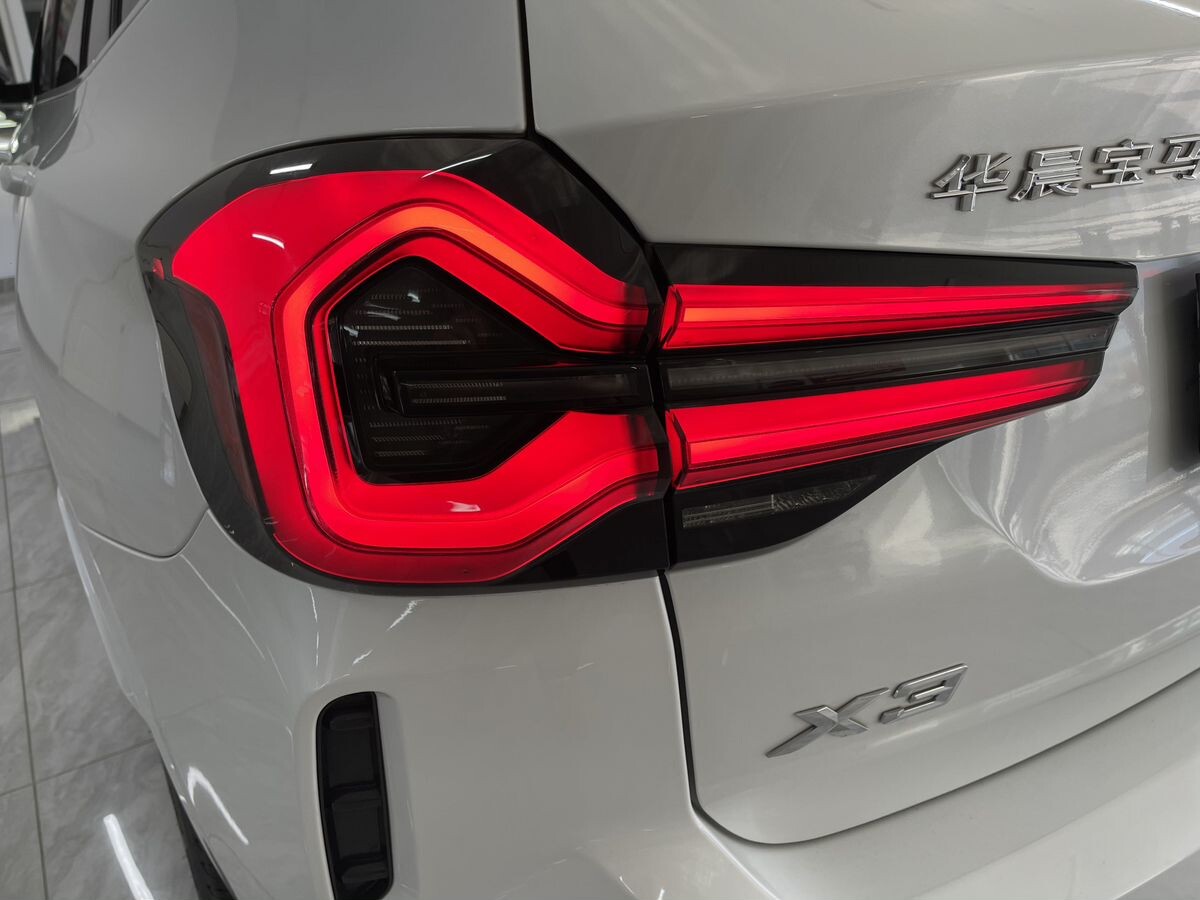 BMW X3 2021 - фото автомобиля