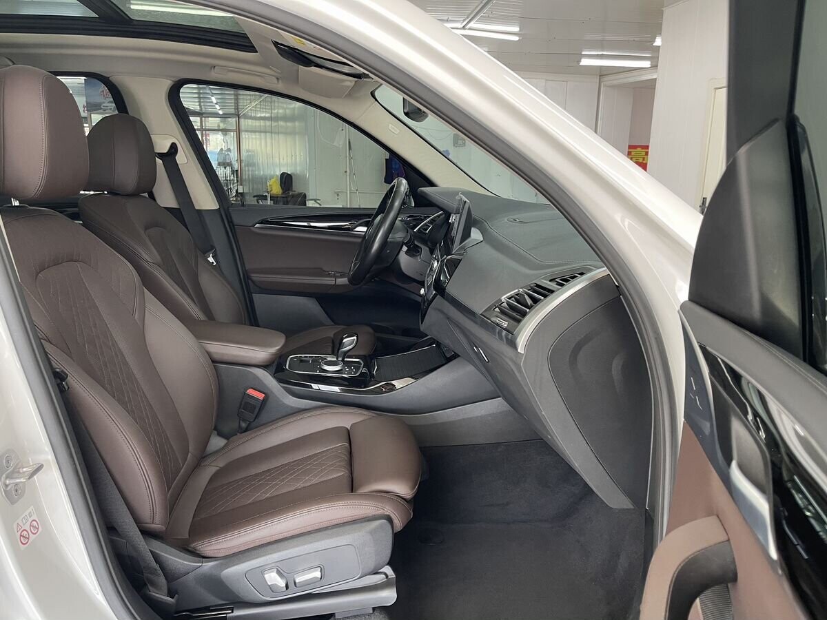 BMW X3 2021 - фото автомобиля