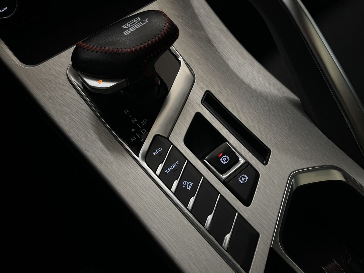 Geely Coolray 2021 - фото автомобиля