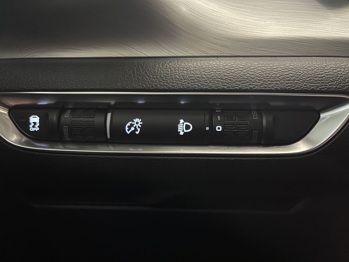 Geely Coolray 2021 - фото автомобиля