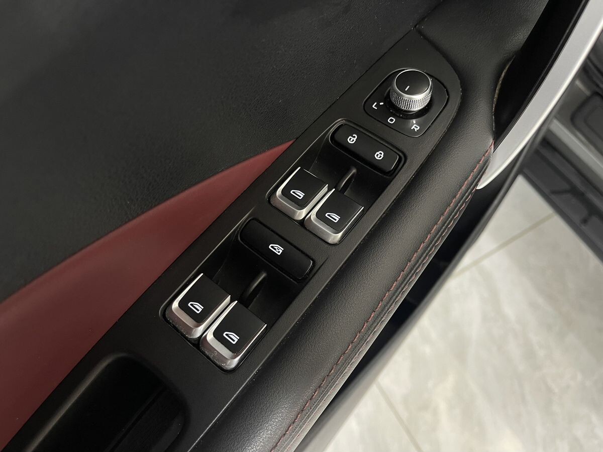 Geely Coolray 2021 - фото автомобиля