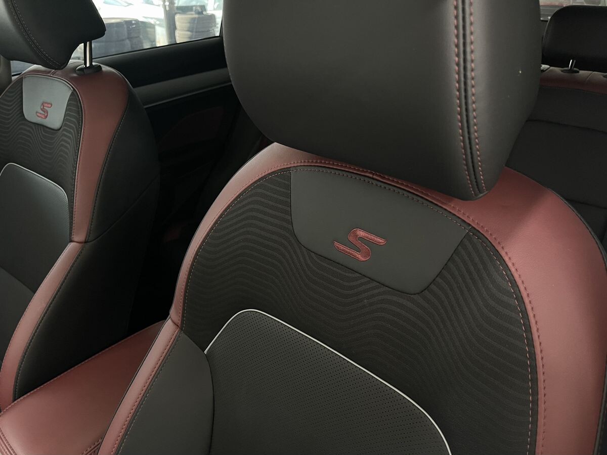 Geely Coolray 2021 - фото автомобиля