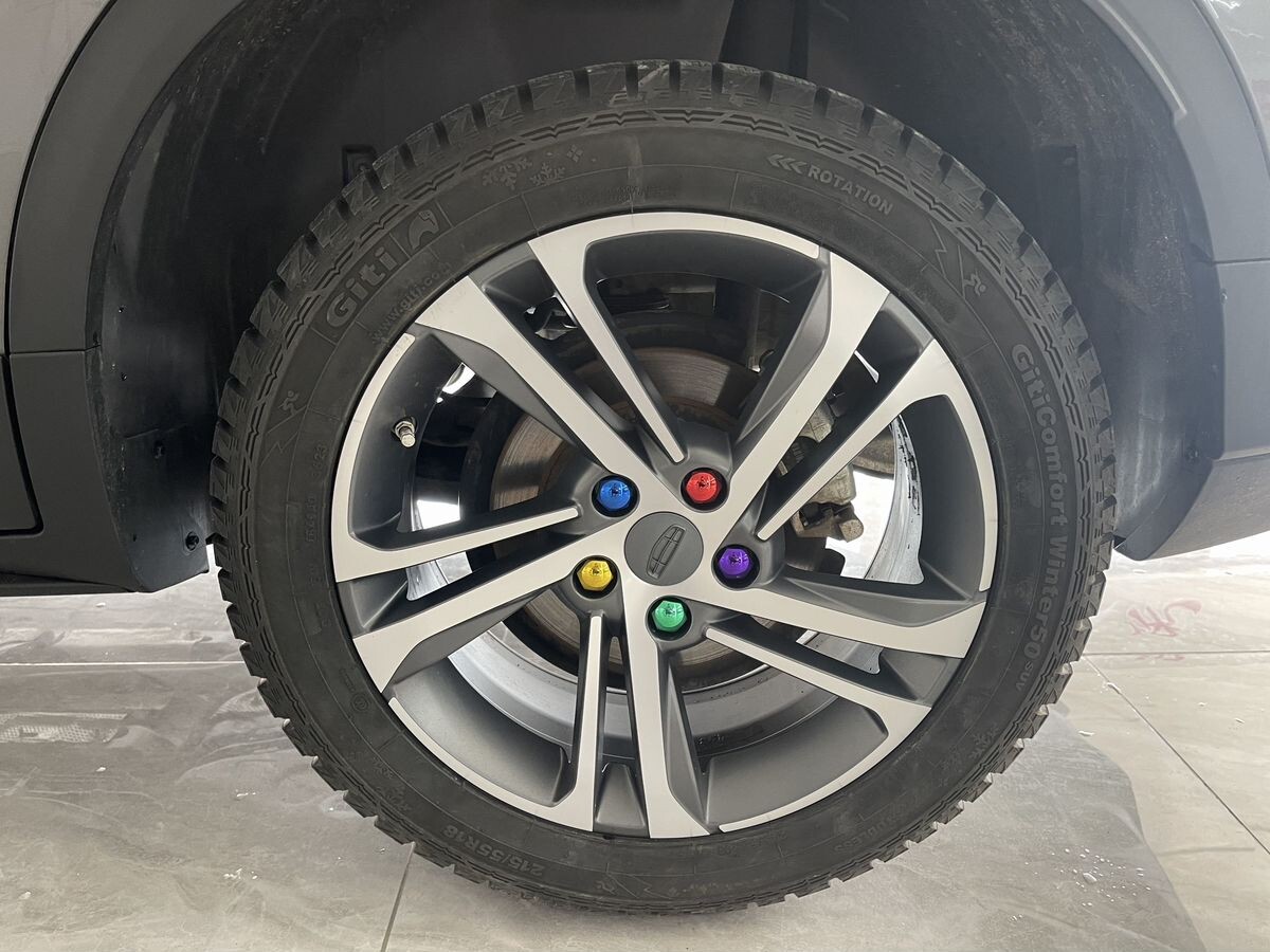 Geely Coolray 2021 - фото автомобиля