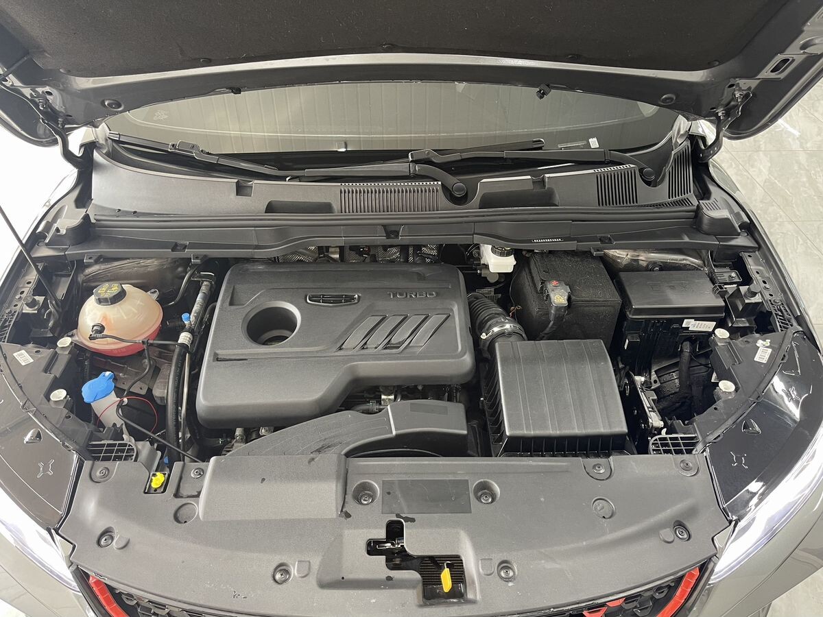 Geely Coolray 2021 - фото автомобиля